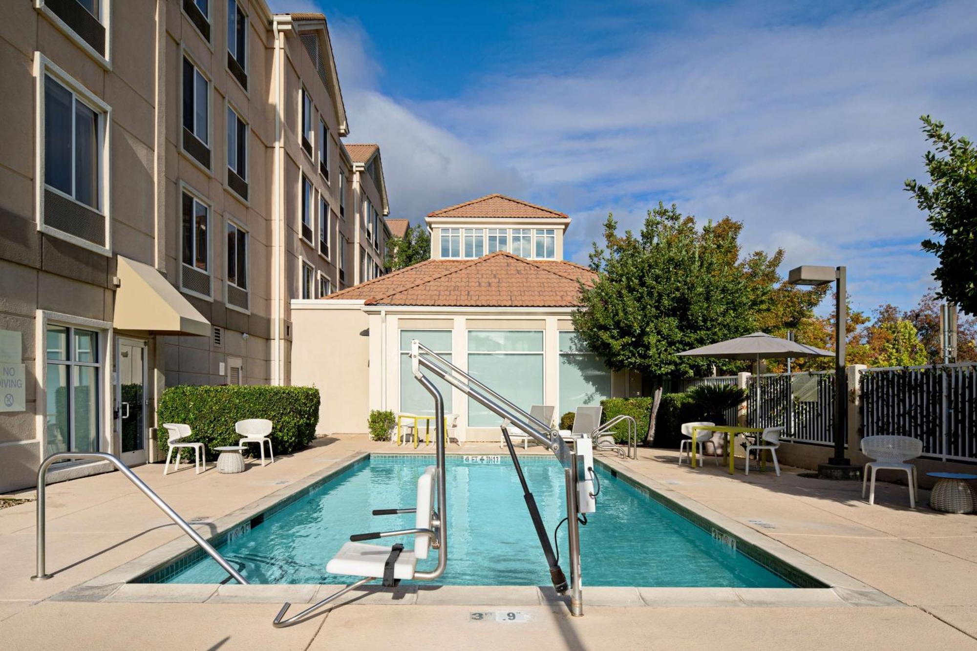 Hilton Garden Inn Folsom Εξωτερικό φωτογραφία